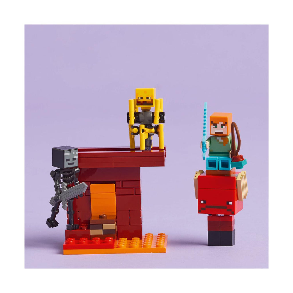 LEGO® Minecraft®: Η Μάχη στη Λάβα των Εγκάτων (21266)